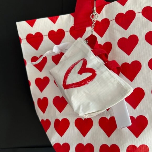 IKEA Vinterfint Heart Tote with matching Knolig Mini Tote Keychain! - Picture 2 of 11